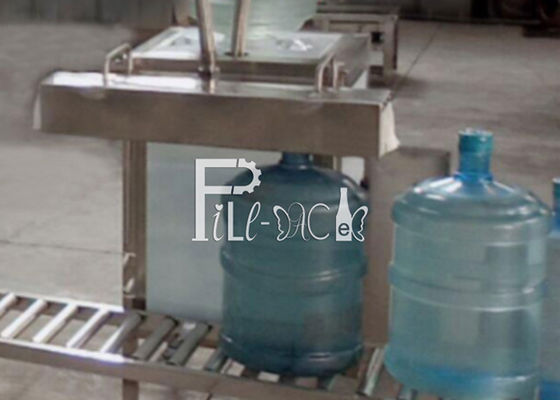 SUS 304 imbottigliatrice dell'acqua da 5 galloni fornitore
