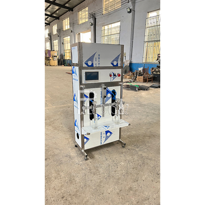 Riempitrice di bottiglie liquide lineari semi automatiche Olio essenziale di acqua minerale fornitore