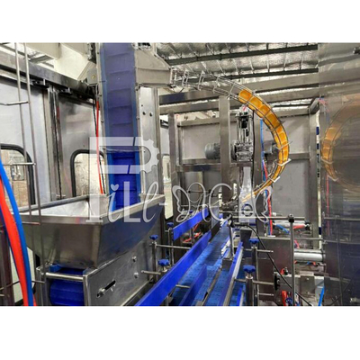 3 in 1 acqua minerale di Monoblock che risciacqua la bottiglia di plastica di riempimento della tappatrice 900BPH 10L fornitore
