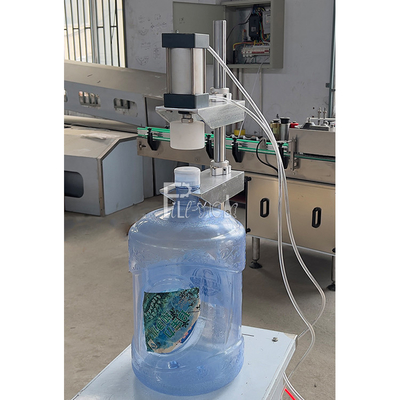 Bottiglia di plastica automatica 3 galloni 5 galloni attrezzatura della tappatrice dell'acqua in bottiglia da 20 litri per la macchina di rifornimento di gallone fornitore