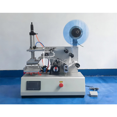 L'etichettatore piano della bottiglia del quadrato semiautomatico stona la singola attrezzatura adesiva dell'etichettatrice dell'autoadesivo dei lati laterali o doppi fornitore