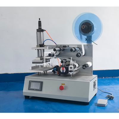 L'etichettatore piano della bottiglia del quadrato semiautomatico stona la singola attrezzatura adesiva dell'etichettatrice dell'autoadesivo dei lati laterali o doppi fornitore