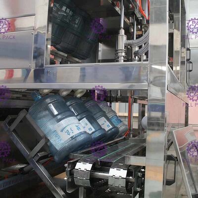 Attrezzatura imbottigliante del barilotto del nastro trasportatore 600BPH con il touch screen fornitore