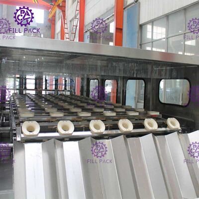 3 in 1 acqua minerale di Monoblock che risciacqua la bottiglia di plastica di riempimento della tappatrice 900BPH 10L fornitore