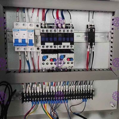 Sistema bevente puro della macchina dell'attrezzatura di purificazione di osmosi inversa di trattamento dell'acqua minerale 500-2000LPH fornitore