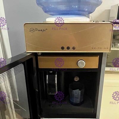 Pavimento che sta l'erogatore elettrico freddo caldo dell'acqua potabile 220v con sterilizzatore uv fornitore