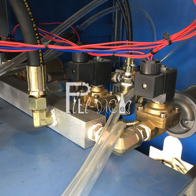 Una macchina di plastica di fabbricazione della bottiglia del radiatore 120BPH fornitore
