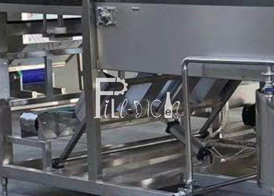 4600*2000*1800mm L tipo imbottigliatrice da 5 galloni fornitore