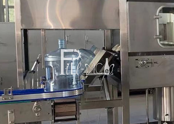 4600*2000*1800mm L tipo imbottigliatrice da 5 galloni fornitore