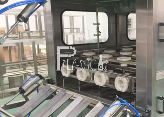 attrezzatura di riempimento di gallone di 5000*2300*1800mm Monoblock fornitore