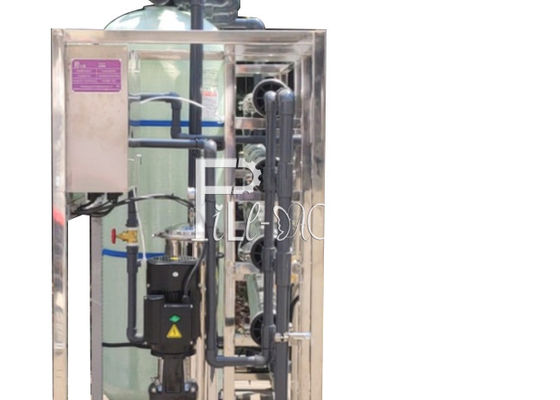 Pianta del RO dell'acqua potabile 2000 LPH con sterilizzatore UV fornitore