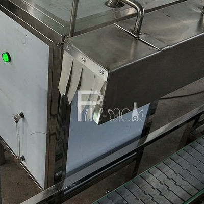 3.4*0.78*1.95m 3 in 1 linea di riempimento di gallone di 120 BPH fornitore