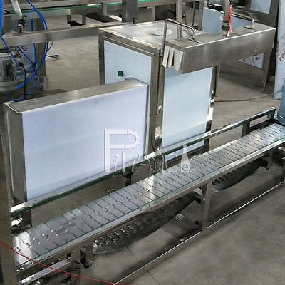 linea di riempimento 120 BPH di gallone sterile di 3400*780*1950mm fornitore