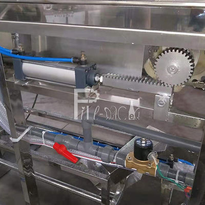 secchio livellato 100BPH di 5mm imbottigliatrice dell'acqua da 5 galloni fornitore