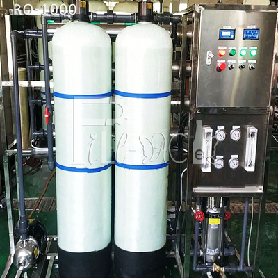 Sistema bevente puro della macchina dell'attrezzatura di purificazione di osmosi inversa di trattamento dell'acqua minerale 500-2000LPH fornitore